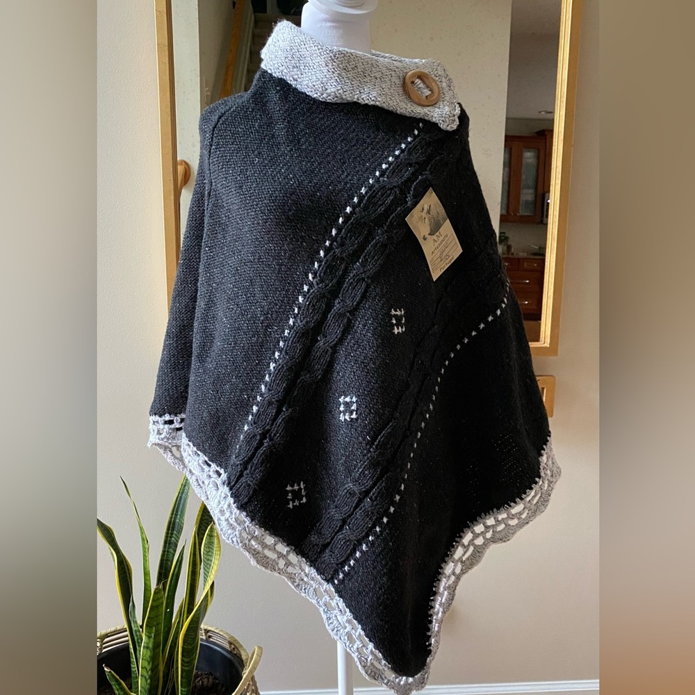 🆕 AM Artesanato Wool blend Charcoal Gray Poncho from Portugal